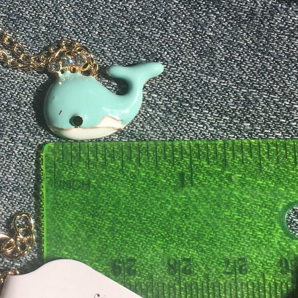 (A2) Whale Necklace - Picture 4 of 4